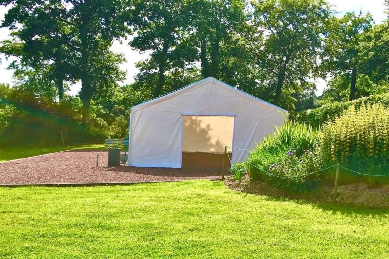 tente de réception incluse dans les locations